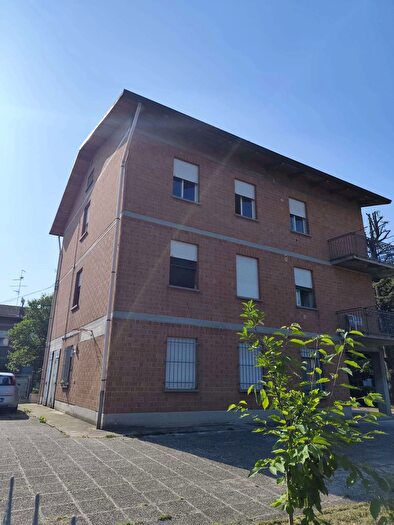 Appartamento con 5 locali in vendita in Via Lauro Farioli, Quattro Castella