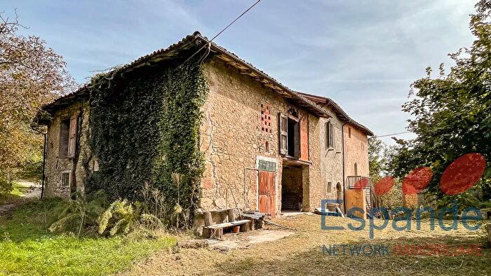 Appartamento con 7 locali in vendita in Via Malfolle, Marzabotto