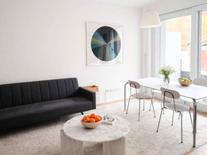 Appartamento bilocale in affitto in Via dei Sormani, Dezza, Milano