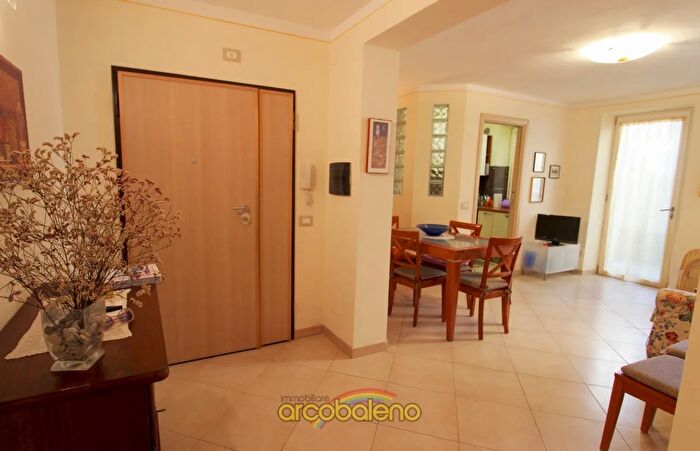 Appartamento trilocale in vendita in Via del Giglio, San Vincenzo