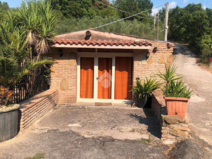 Casa quadrilocale in vendita in Via Ara della Forca, Olevano Romano