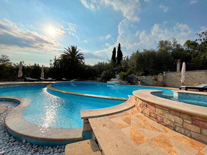 Casa con 6 locali in affitto in Via Colle Cimento, Atina