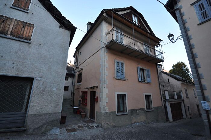 Appartamento bilocale in vendita in Via Roma, Malesco