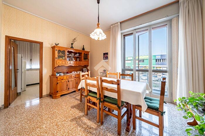 Casa con 12 locali in vendita in Casa Indipendente Fratelli Cervi, Reggio Emilia