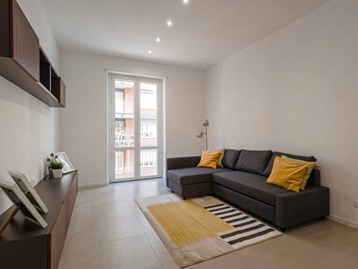 Appartamento trilocale in affitto in Via Medardo Rosso, Pozzo Strada, Torino