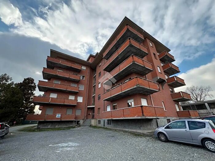 Appartamento trilocale in vendita in Via Ponte Chiusella, Romano Canavese