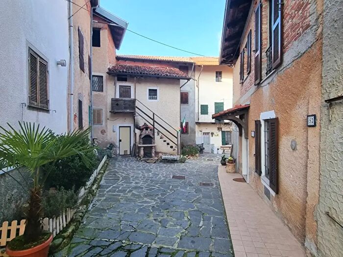 Casa quadrilocale in vendita in Via Dante Alighieri, Roasio