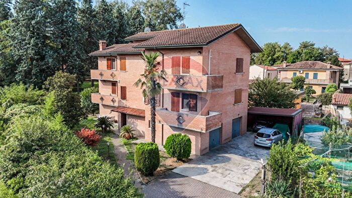 Casa con 6 locali in vendita in Via Giuseppe Fabbri, Ferrara