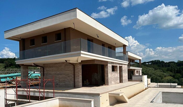 Casa con 8 locali in vendita in Fiorentino, Montelupo Fiorentino