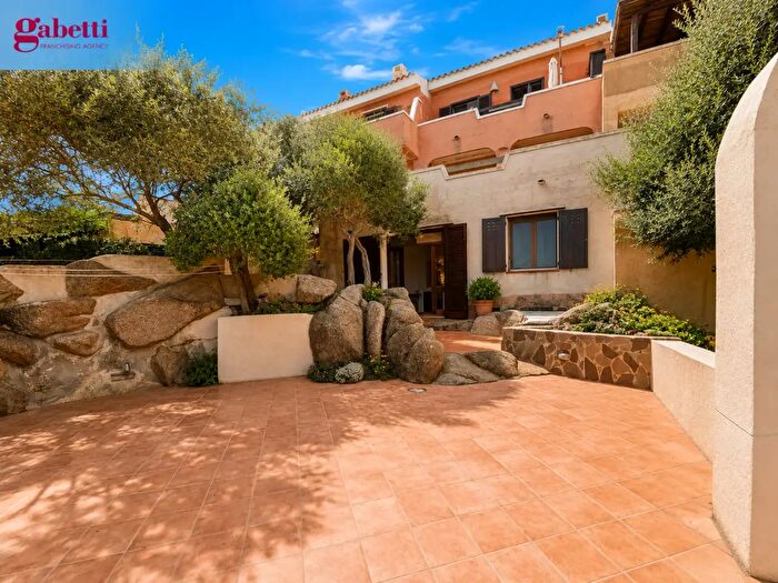 Appartamento trilocale in vendita in Località Ruoni Via Nobile, Santa Teresa Gallura