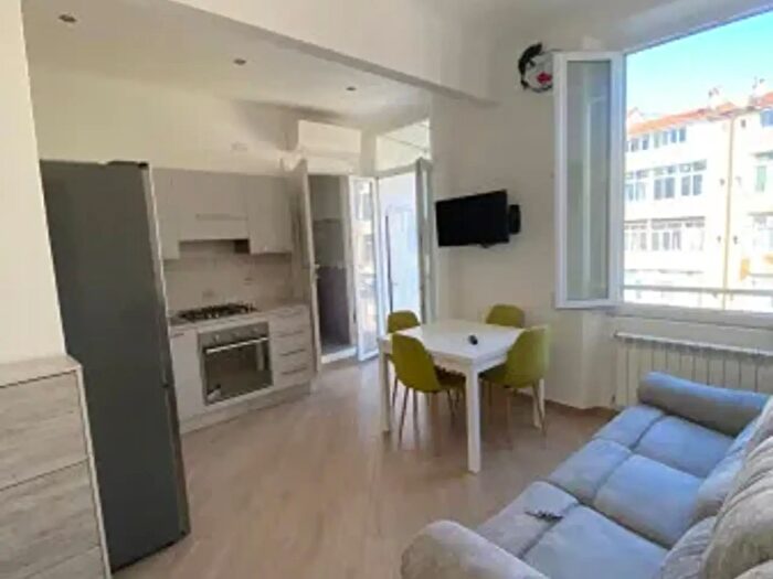 Appartamento bilocale in vendita in Savona