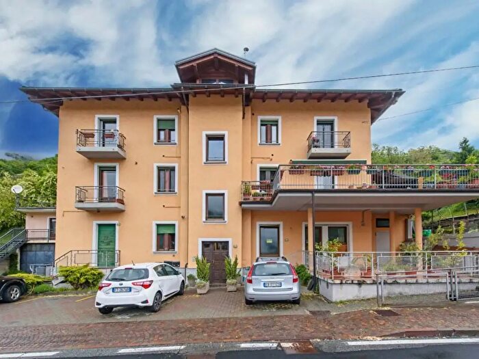 Appartamento trilocale in vendita in Via Aosta, Quart