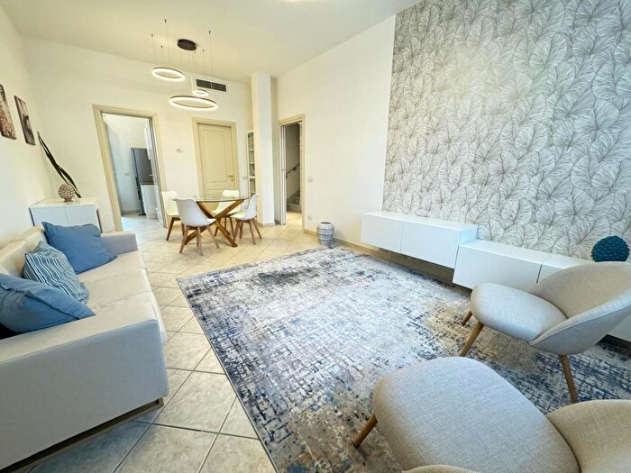 Appartamento con 6 locali in affitto in Forte Dei Marmi