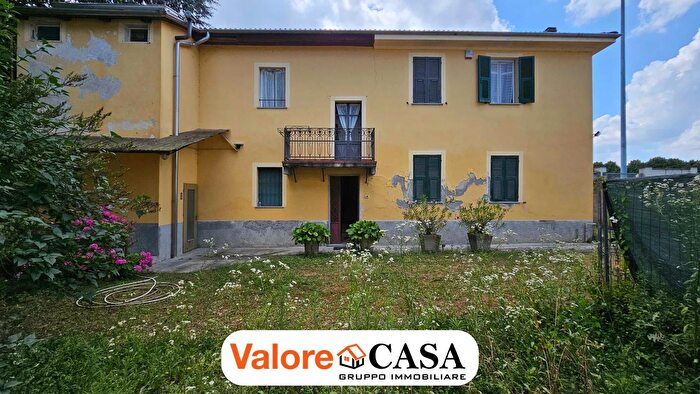 Casa con 10 locali in vendita in Acqui Terme