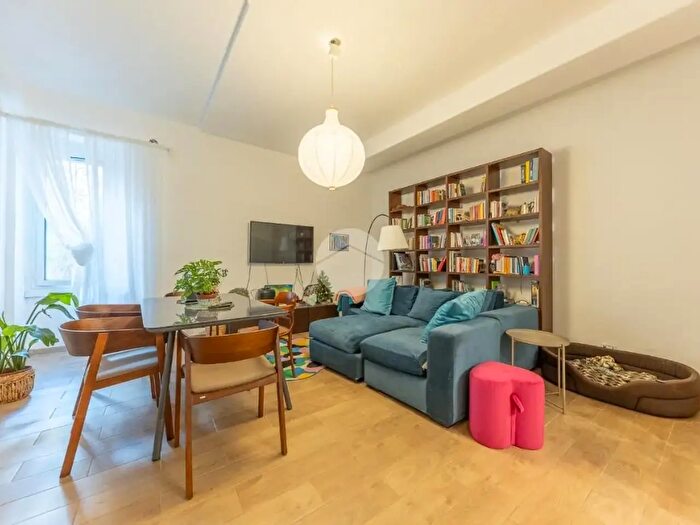 Appartamento bilocale in vendita in Via Valdinievole, Roma