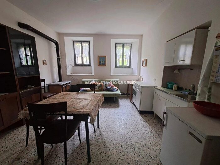 Appartamento bilocale in vendita in Alcide De Gasperi, Val Brembilla