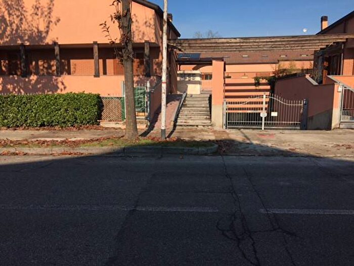 Casa con 6 locali in affitto in Via Monte Rosa, Porada, Seregno