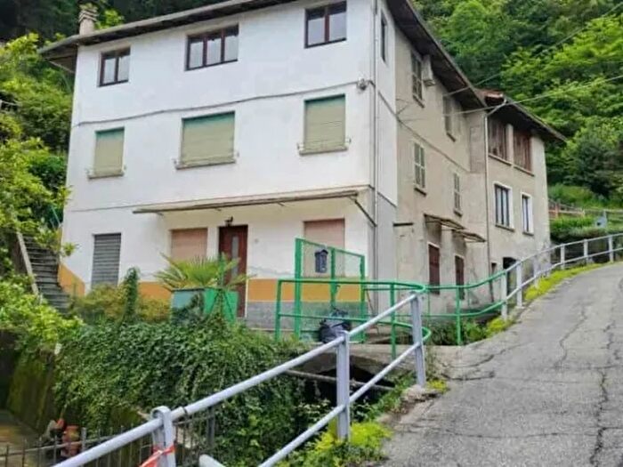 Casa con 17 locali in vendita in Via Ventiquattro Maggio Varallo Vercelli Piemonte Italia, Varallo