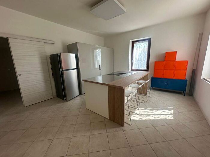 Appartamento trilocale in affitto in Via Camillo Benso di Cavour, Centro, Castiglione delle Stiviere