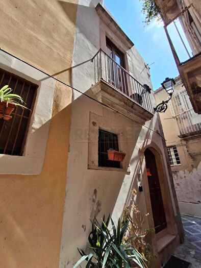 Casa quadrilocale in vendita in Via dei Tintori, Siracusa