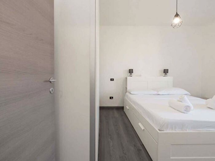 Appartamento bilocale in affitto in Viale Omero, Corvetto, Milano