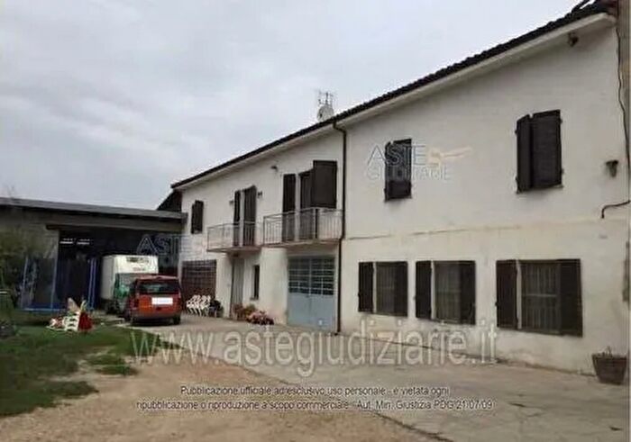 Casa in vendita in Via Valle Tanaro, Isola DAsti