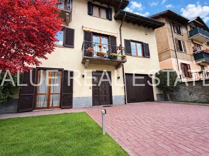 Casa con 5 locali in vendita in Creva, Luino