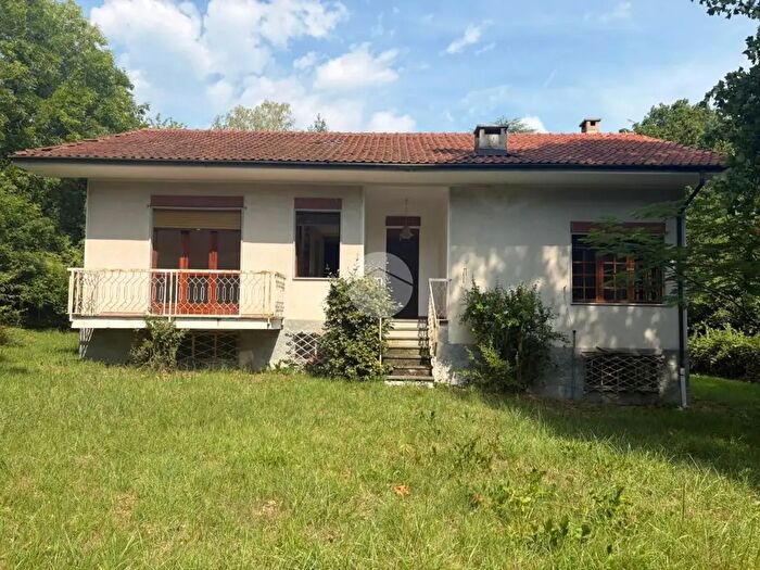 Casa con 7 locali in vendita in Via Asti, Trana