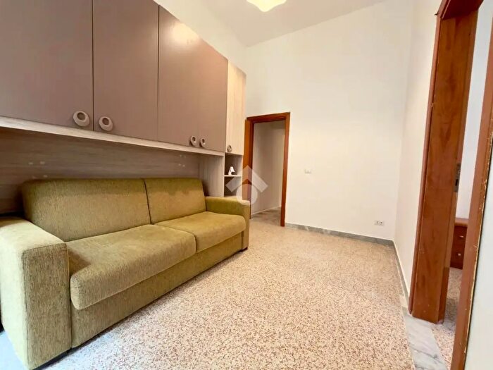 Appartamento trilocale in affitto in Via Nuova Santa Maria Ognibene, Napoli