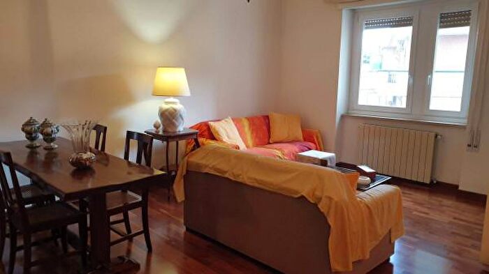 Appartamento con 6 locali in vendita in Viale San Bartolomeo, Grottaferrata