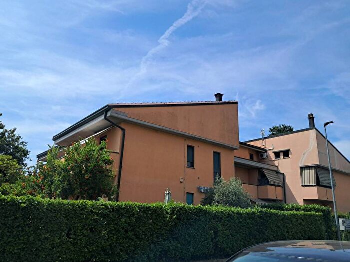 Appartamento bilocale in affitto in Via Giovanni Pascoli, Bardello con Malgesso e Bregano