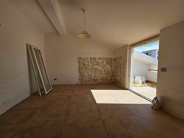 Appartamento trilocale in vendita in Viale Raffaello, Scalea