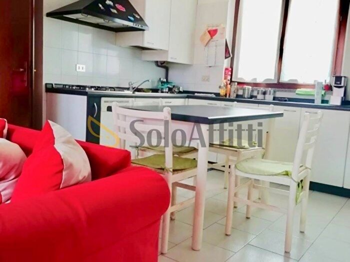 Appartamento trilocale in affitto in Via Luigi Briani, Desio