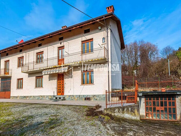 Casa con 6 locali in vendita in Via Variglia, Gassino Torinese