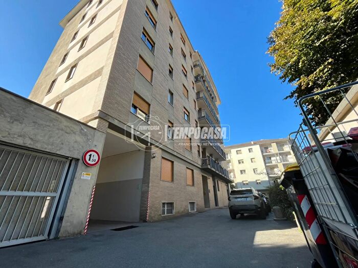 Appartamento con 5 locali in vendita in Via Monte Vodice, Aosta