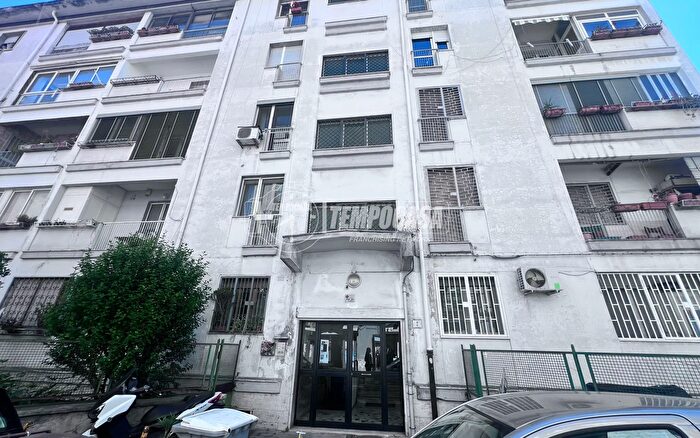 Appartamento trilocale in vendita in Via Lieti a Capodimonte, Napoli