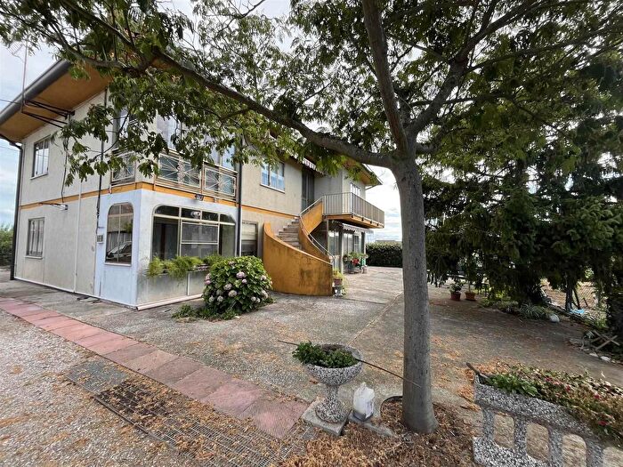 Casa con 12 locali in vendita in Loc Braghetta, Cavarzere