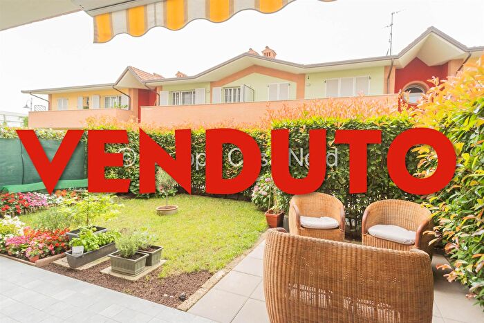 Appartamento trilocale in vendita in Via Naviglio Piccolo, Cassina De Pecchi