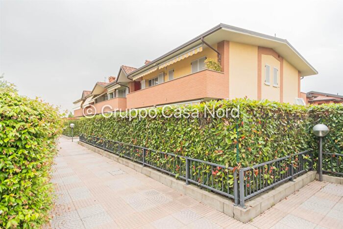 Case in Vendita e in Affitto - 2