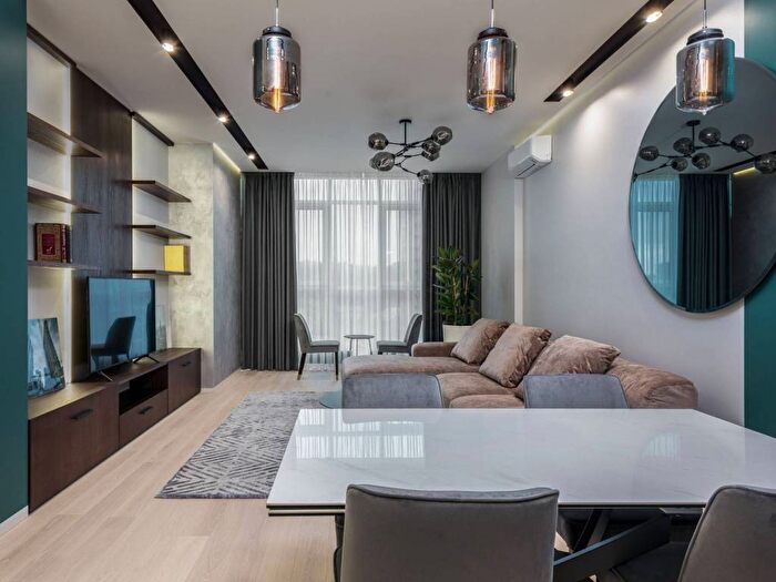 Appartamento trilocale in affitto in Via Mezzocolle, Desenzano Centro, Desenzano del Garda