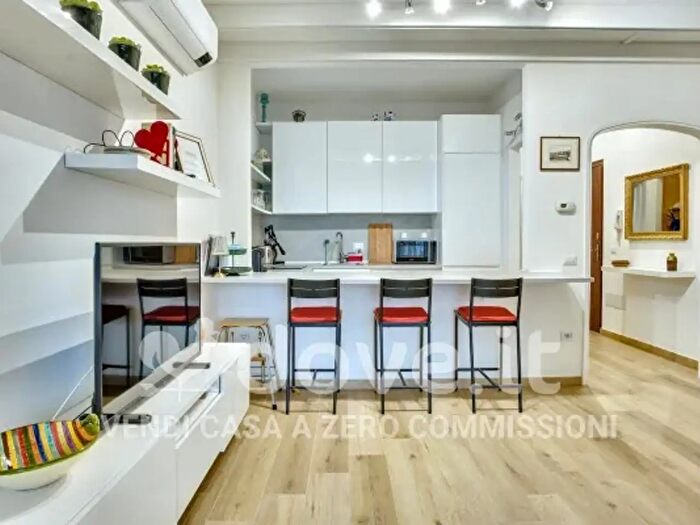 Appartamento bilocale in vendita in Via Roma, Porto Valtravaglia