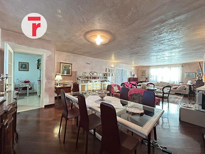 Casa con 9 locali in vendita in Via Vittorio Veneto, Vigodarzere