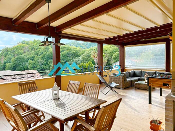 Appartamento con 7 locali in vendita in Via Bellavalle, Ascoli Piceno