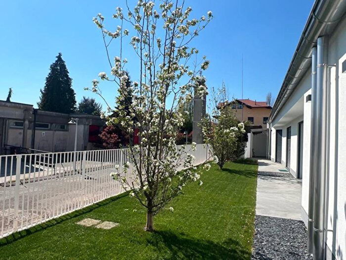 Appartamento bilocale in affitto in Via Vittorio Veneto, Albizzate