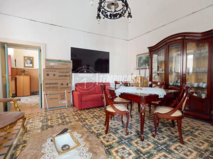 Casa quadrilocale in vendita in Via Crocifisso, Bari