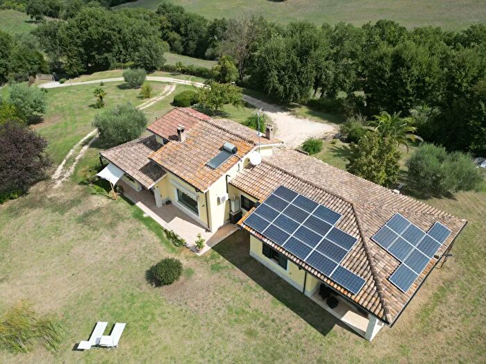Casa quadrilocale in vendita in Rignano Flaminio