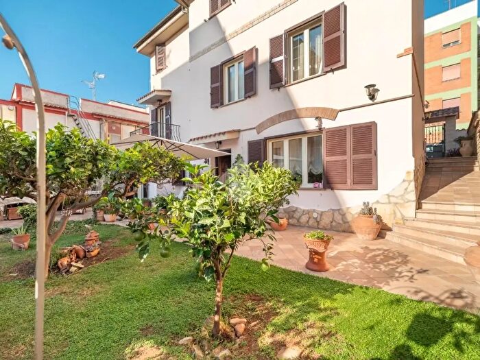 Casa con 5 locali in vendita in Via Santa Costanza, Civitavecchia