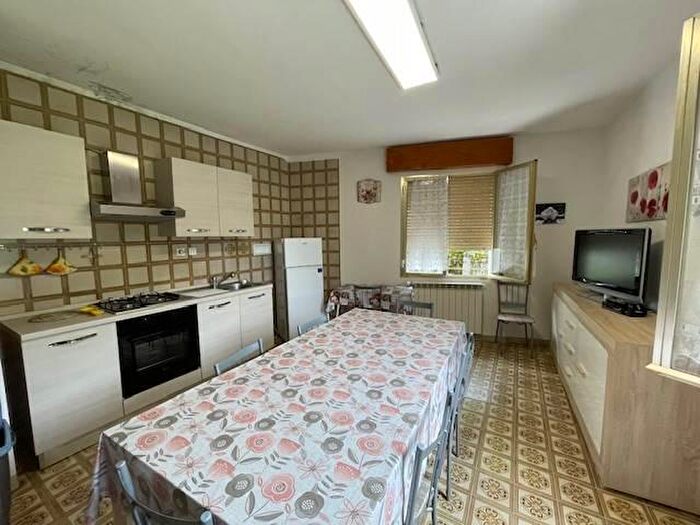 Appartamento quadrilocale in vendita in Via Madonna dellAcero, Lizzano In Belvedere