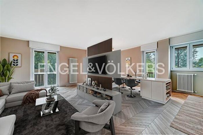 Appartamento quadrilocale in vendita in Via Giuseppe Pagani, Saronno