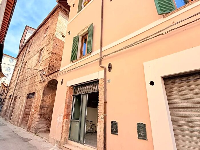 Appartamento trilocale in vendita in Via del Porto a, Rieti